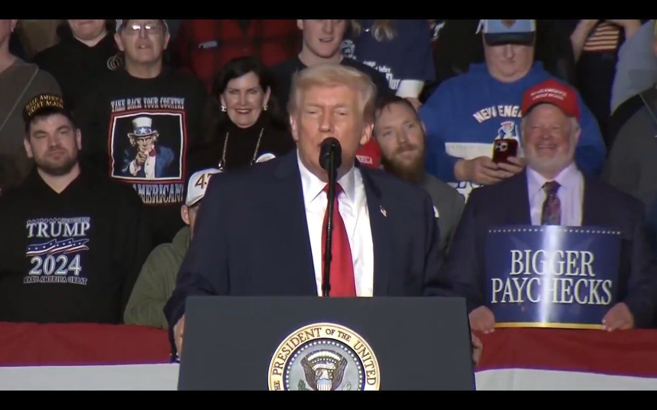 ترامپ تهران را تهدید کرد/ ناو زیبای آبراهام لینکلن در حال حرکت به سوی ایران است/ امیدوارم توافق کنند