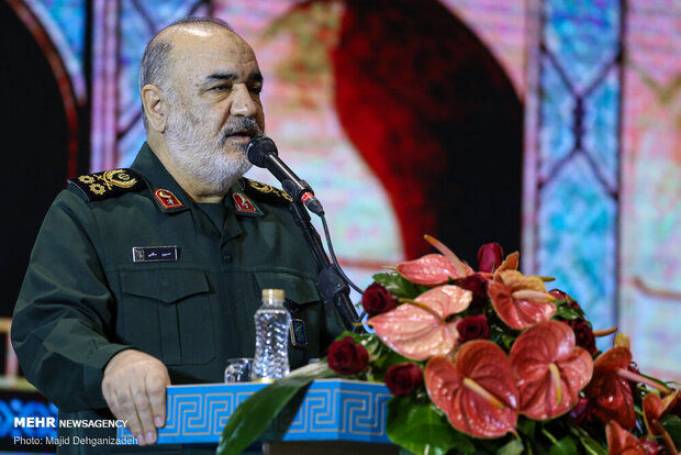 سرلشکر سلامی: ملت ایران از تحریم عبور کرده است