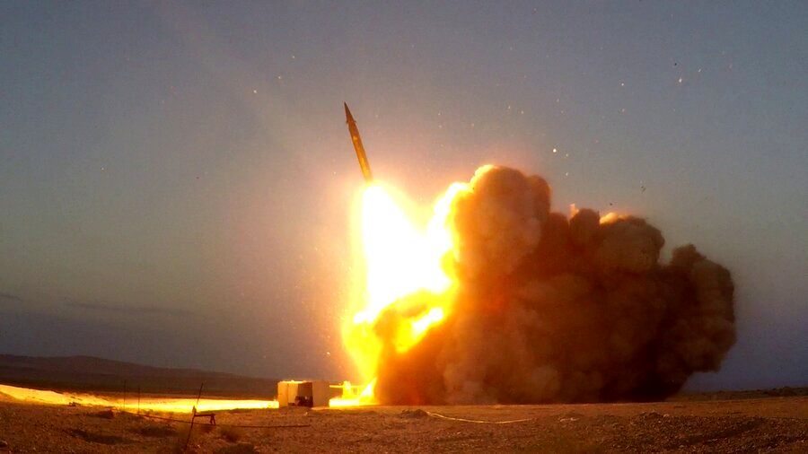 نشریه آمریکایی: موشک‌های ایران روزگار ارتش آمریکا را سیاه می‌کند 
