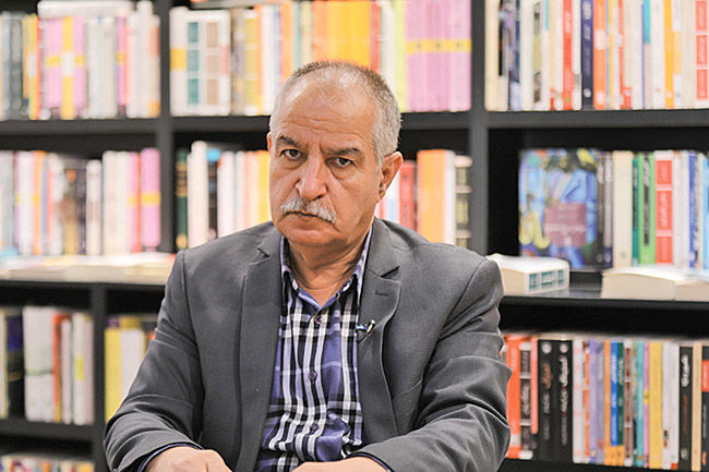 چرخ زندگی مترجم با وجود سانسور نمی‌چرخد 