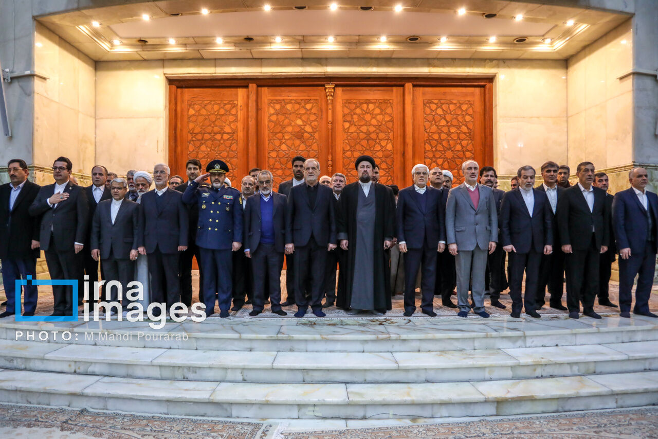 تجدید میثاق  اعضای هیئت دولت با آرمان‌های بنیانگذار انقلاب
