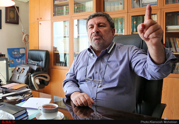 الیاس حضرتی از دبیرکلی حزب اعتماد ملی استعفا داد