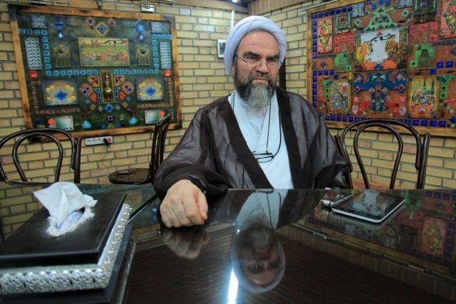 آیت‌الله غرویان: صدا و سیما "میلی" شده است / درباره حجاب نباید به مردم فشار آورد