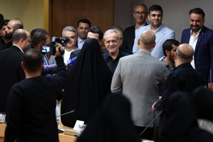 پزشکیان: گفت‌وگوها آمریکا را مجبور به همراهی کرد/ هنر، آوردن نگاه‌های مشترک به میدان است