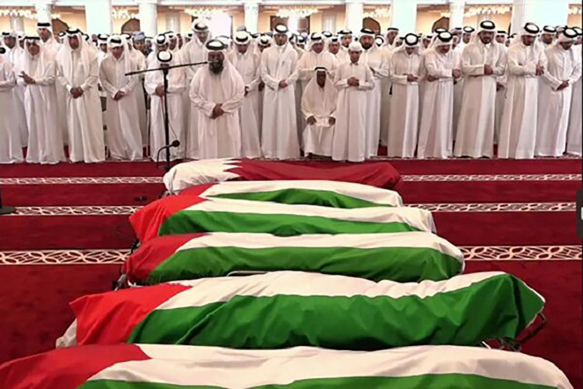 حضور امیر قطر در مراسم نماز بر پیکر شهدای حمله اسرائیل به دوحه + فیلم