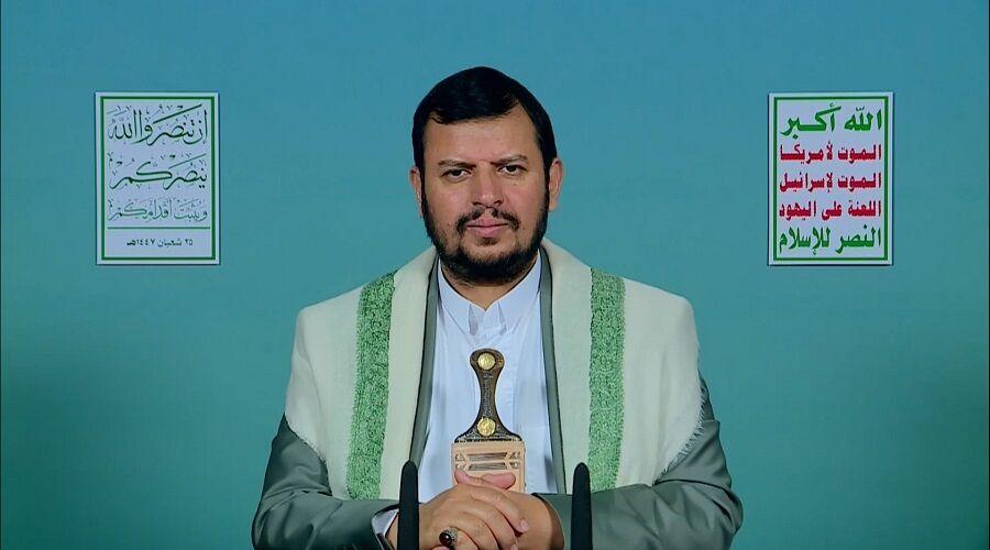 رهبر انصارالله: رژیم‌های عربی امکانات خود را در اختیار دشمنان امت اسلام قرار داده‌اند 
