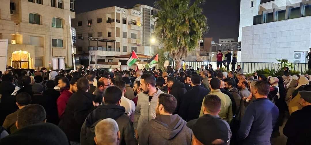 حمله مردم خشمگین اردن به سفارت اسرائیل!
