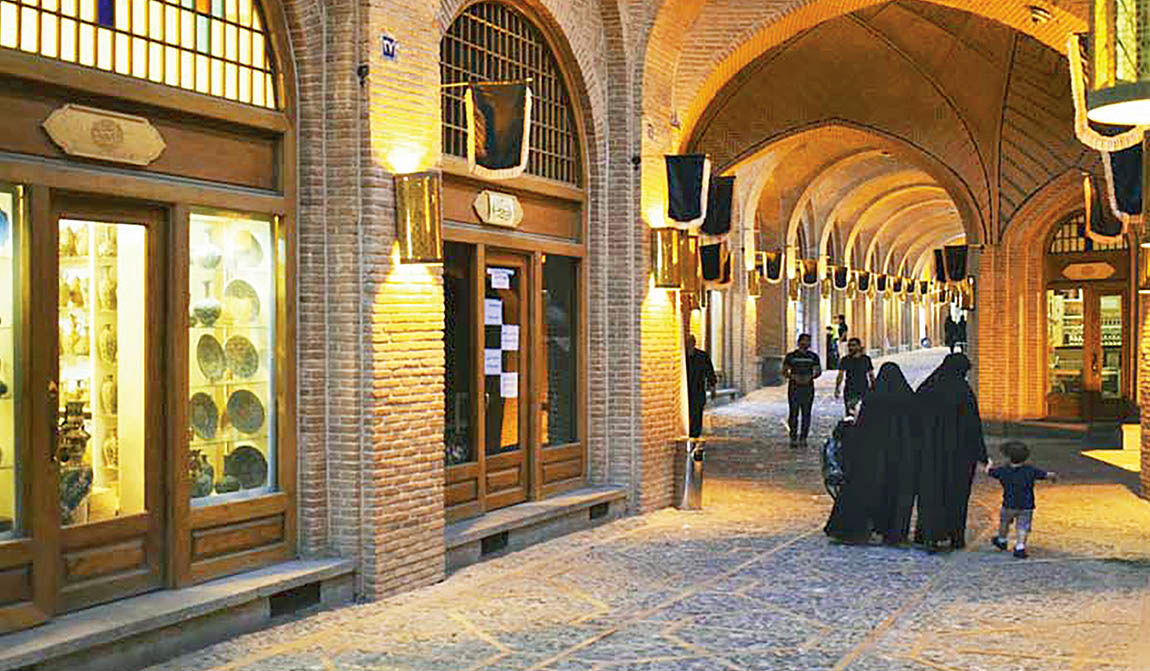 سعدالسلطنه؛ مرکز خریدی پر از اصالت ایرانی 
