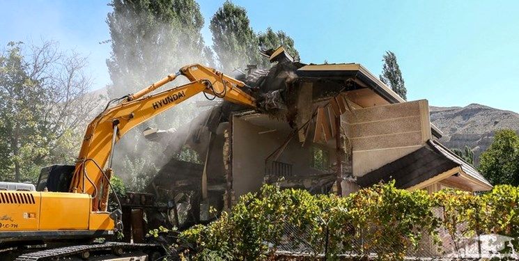 تخریب ساختمان وزارت نیرو در کنار رودخانه چالوس