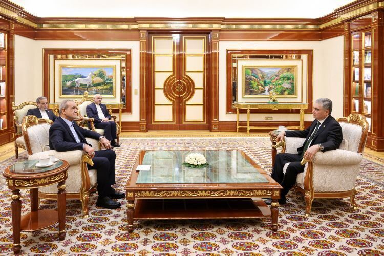 پزشکیان: شرایط کنونی جهان پیچیده است/ جهان امروز محتاج شکل‌گیری اعتماد، صلح و همگرایی میان ملت‌هاست