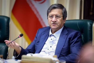 همتی: به مقام معظم رهبری پیام دادم خیالش از بابت تامین ارز کالاهای اساسی راحت باشد/ از شوکی که در ابتدای جنگ به کشور وارد شد فاصله گرفته ایم