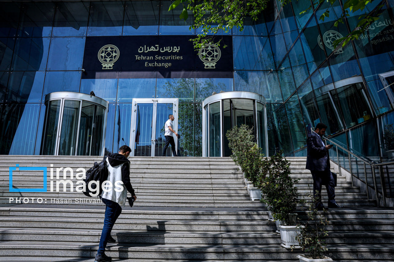 پنیک در بازار سرمایه/ بورس، بدترین سناریو را قیمت‌گذاری کرد + فیلم