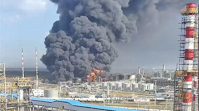 توقف فعالیت پالایشگاه نفتی روسیه 