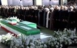 تصاویری از لحظات خروج پیکر رهبر شهید انقلاب پس از اقامه نماز+ فیلم