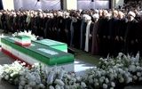 حضور گسترده مردم در مراسم اقامه نماز بر پیکر رهبر شهید انقلاب+ تصاویر