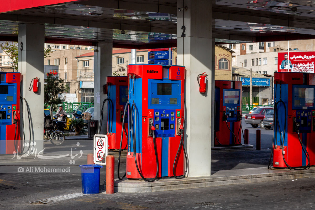 انتقاد نماینده مجلس از مصوبه بنزینی دولت/ نه مصرف را کاهش خواهد داد نه جلوی قاچاق را می گیرد/ وزیر نفت مخالف این مصوبه است