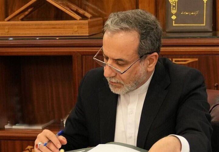 توئیت عراقچی پس از حضور در مراسم اربعین به زبان انگلیسی