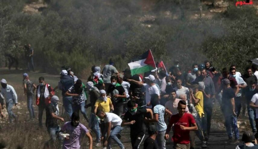 زخمی شدن فسطینی‌ها در حمله صهیونیست‌ها