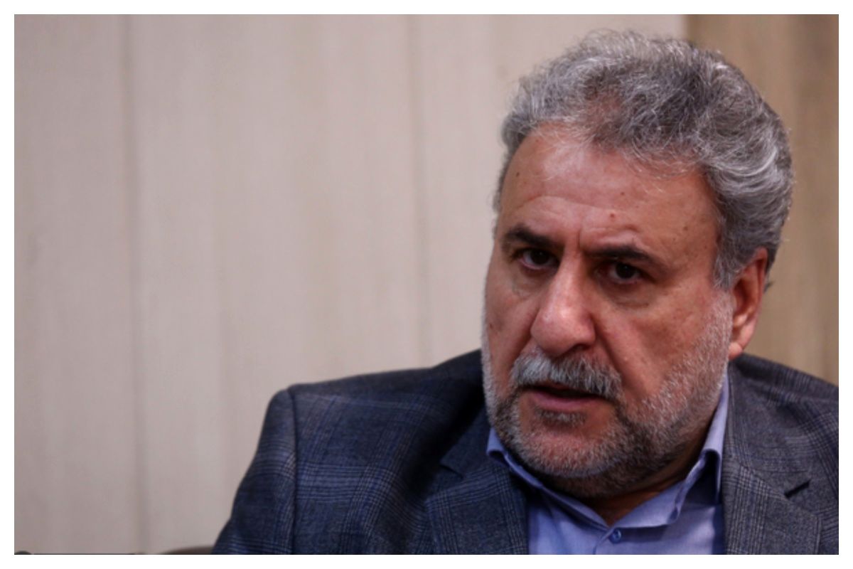 فلاحت پیشه: لاریجانی باید کشور را از این قالب تنگ محاصره استراتژیک خارج کند