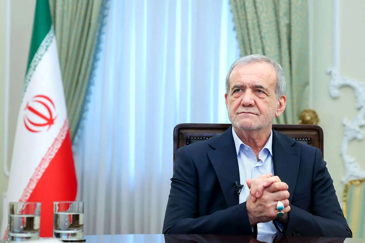 پزشکیان: شعار «مرگ بر آمریکا» به معنای مرگ بر مسئولان آمریکا نیست / علما علیه هیچ فرد خاصی از جمله رئیس‌جمهور آمریکا فتوا صادر نکرده‌اند + فیلم