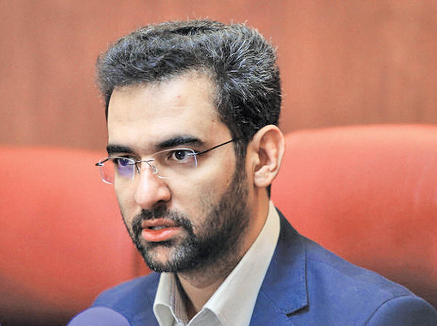 فعالیت ایرانیان در توییتر ممنوع نیست