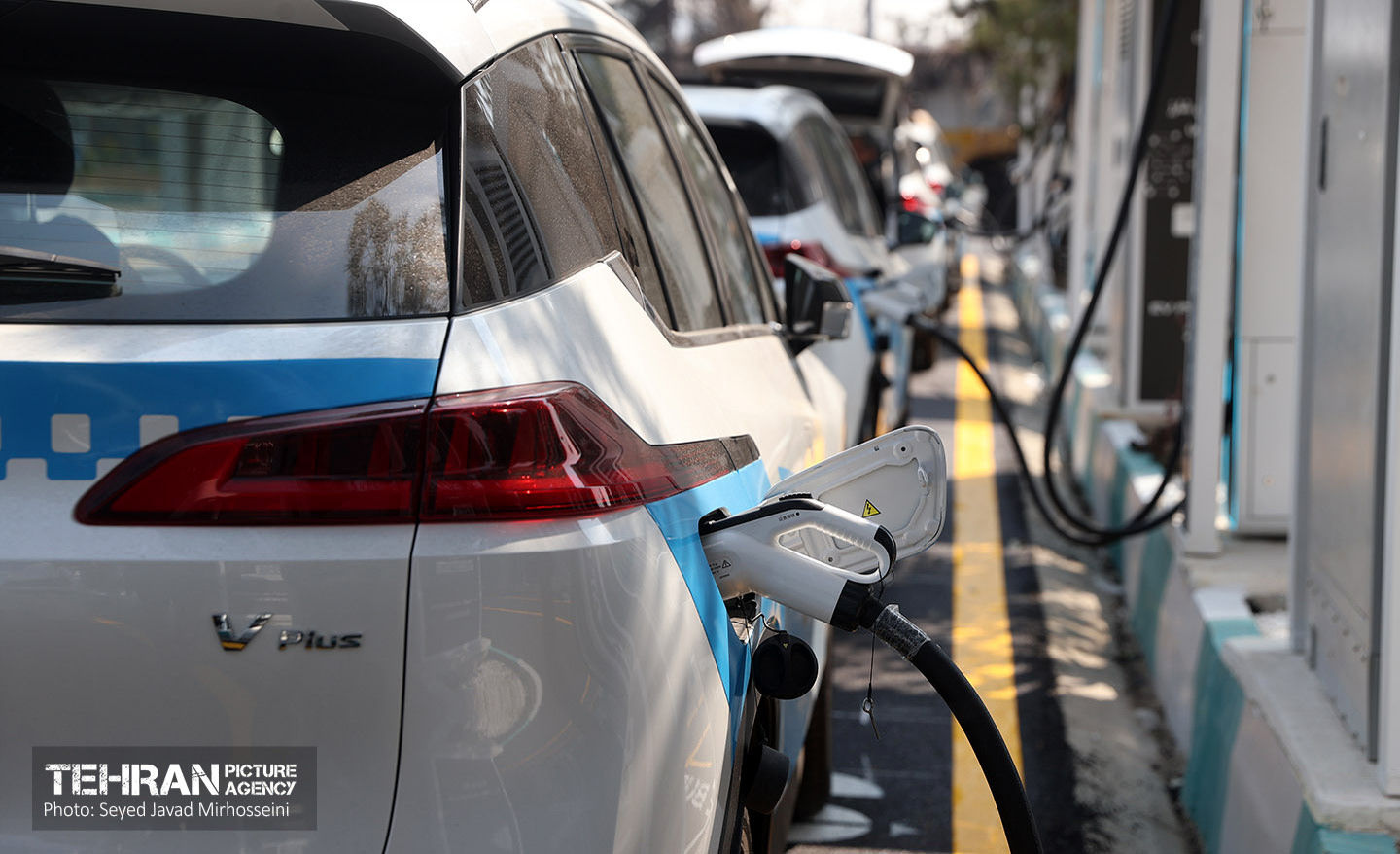 دستگاه‌های شارژ خودروهای برقی به پمپ‌بنزین‌ها رسیدند