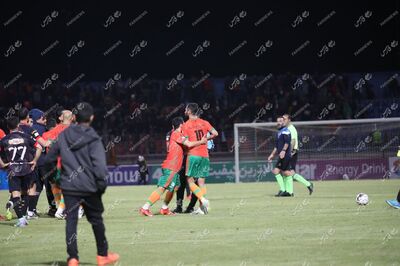درگیری شدید بازیکنان پرسپولیس و مس رفسنجان در پایان بازی+عکس
