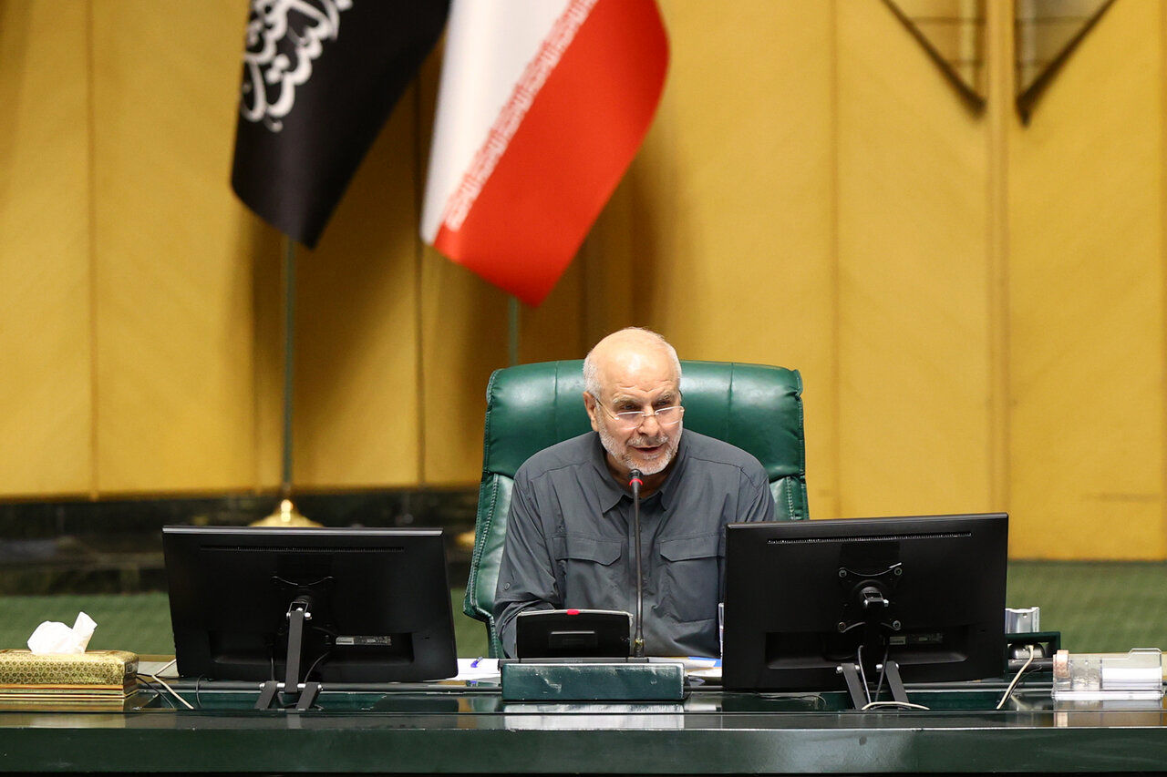 تیپ متفاوت قالیباف شکار دوربین عکاسان شد 3