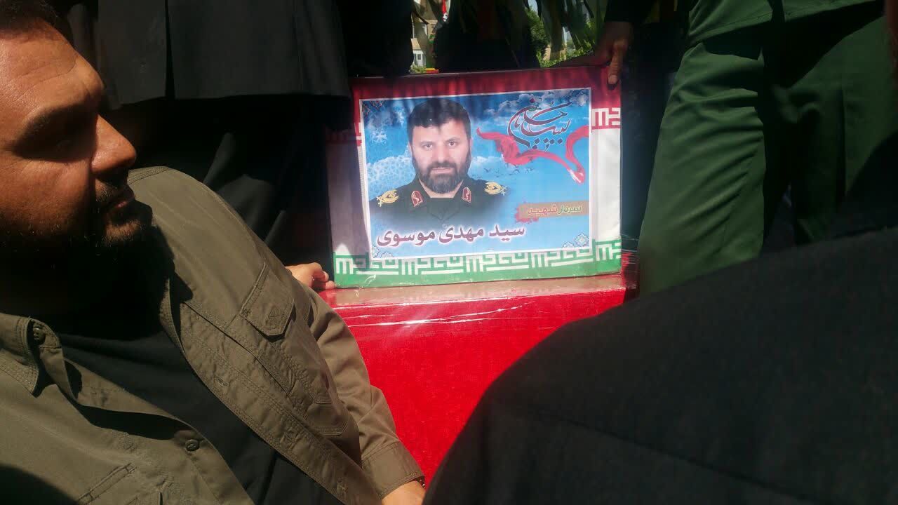 آماده‌سازی خانه ابدی محافظ شهید ابراهیم رئیسی+فیلم