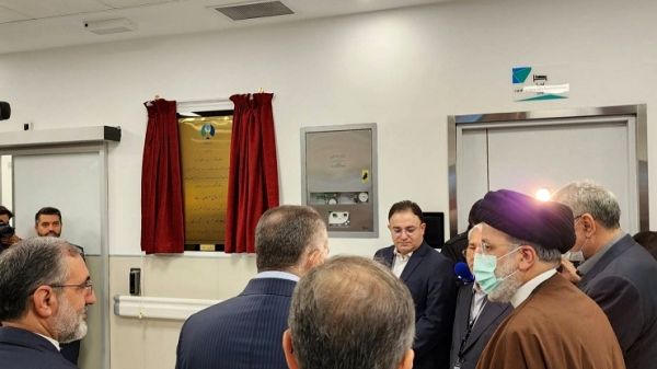افتتاح مرکز جامع‌ سرطان برکت با حضور رئیسی
