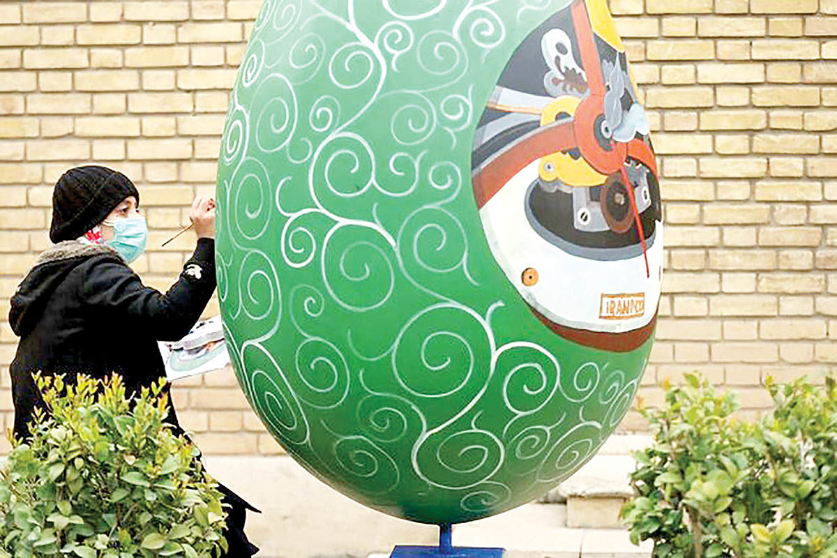  همکاری هنرمندان و شهروندان  برای رنگ کردن تخم‌‌‌مرغ