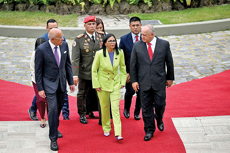 «دلسی پینگ» بر لبه تیغ