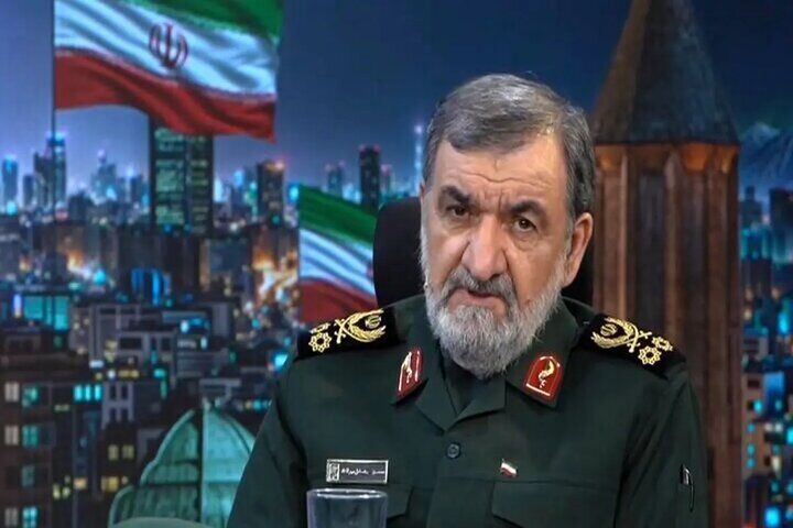 اظهارات محسن رضایی درباره احتمال اجرای مجدد طرح عملیات زمینی آمریکا/ آمریکا با ۵۰ هزار نفر می‌خواست تنگه هرمز را تصرف کند!/ ادامه محاصره، ناوها و کشتی‌های آمریکا را در خطر قرار می‌دهد