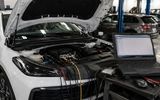 دردسر قطعی اینترنت بین الملل برای خودروهای وارداتی/ دیاگ و تعمیر خودروها با مشکل مواجه شده است!