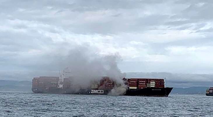 یک کشتی اسرائیلی در نزدیکی ساحل کانادا آتش گرفت