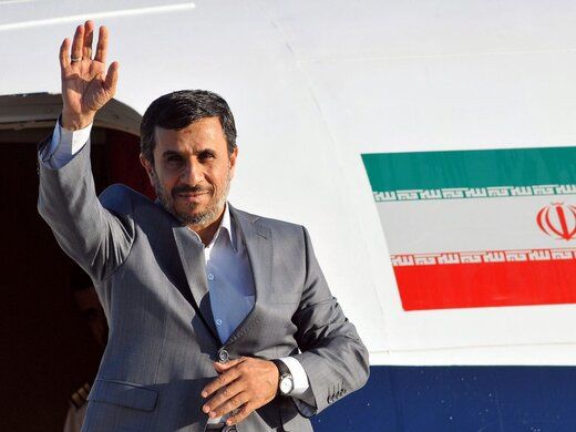 احمدی نژاد همراه ثمره هاشمی و جوانفکر از ایران می رود