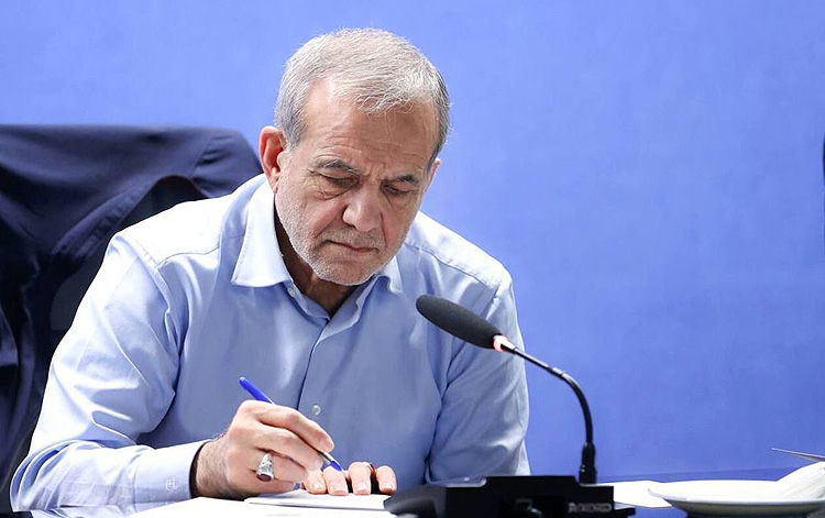 خبرنگاران از حقیقت ایران دفاع کنند