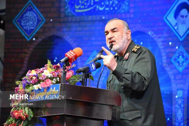 فرمانده کل سپاه: هیچ سرزمین امنی برای دشمنان وجود ندارد