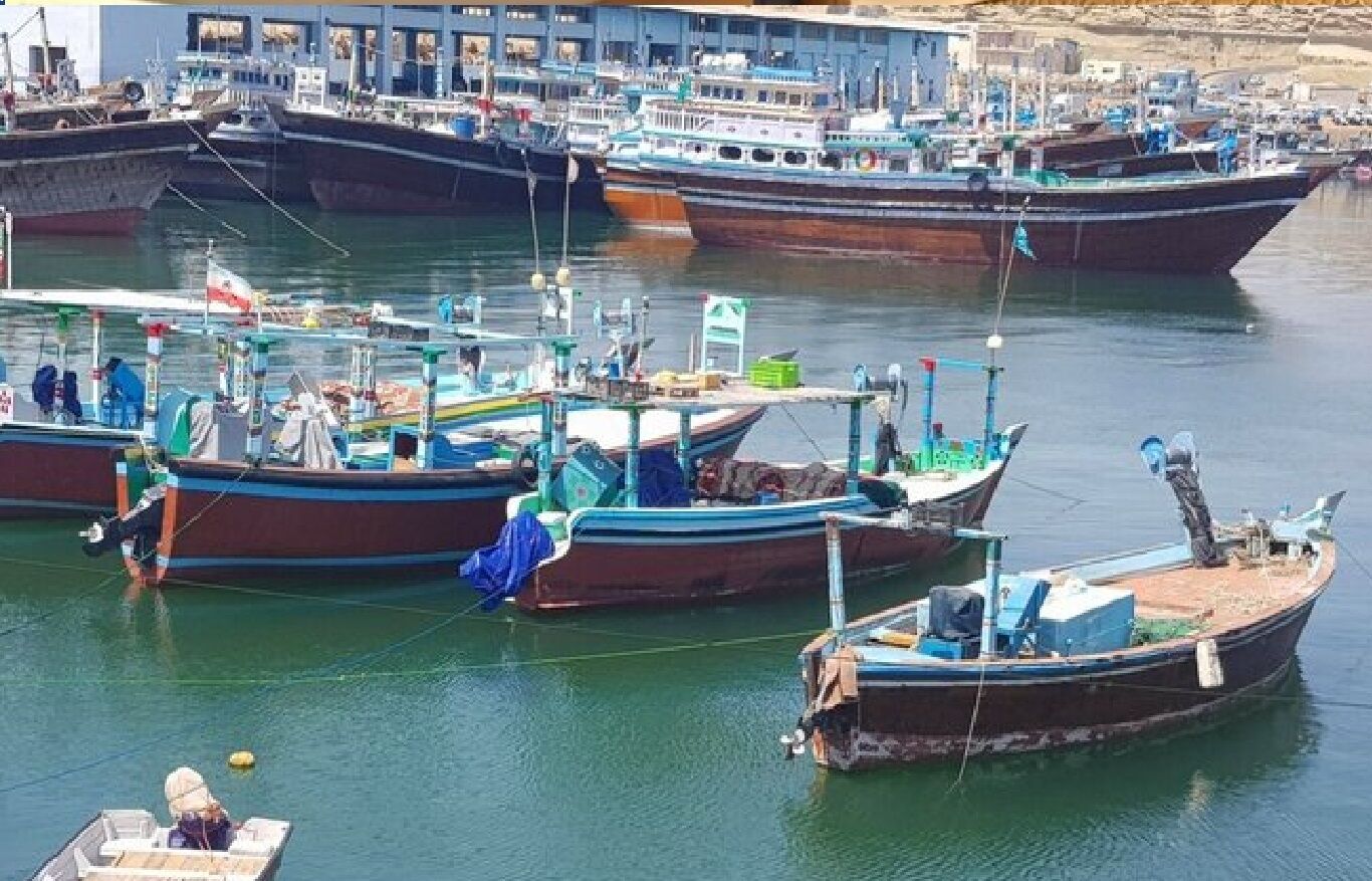 فرماندار جاسک: در حملات اخیر آمریکا ۱۰۰ شناور غیرنظامی آسیب دیدند