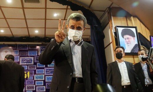 احمدی نژاد به آیت الله هاشمی رفسنجانی رسید
