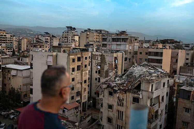 رقص «اُم کامل» در آسمان بیروت