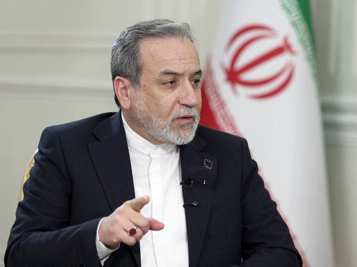 عراقچی: در لحظه شهادت رهبری، من در دفتر ایشان بودم که مورد حمله قرار گرفت/اصلاً نگران خودم نبودم، همه فکر من وضعیت رهبری بود