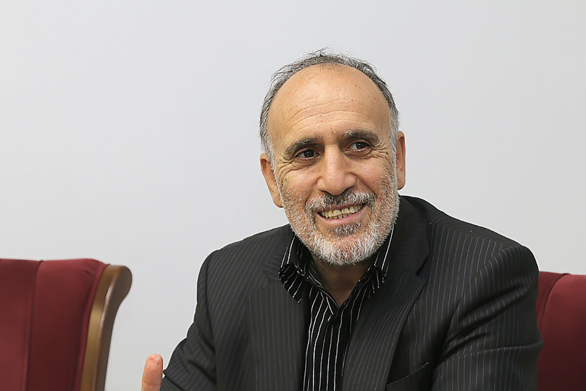 اقتصاد ایران پس از مکانسیم ماشه/ کمال سیدعلی: باید فروش نفت در هر شرایطی تضمین شود