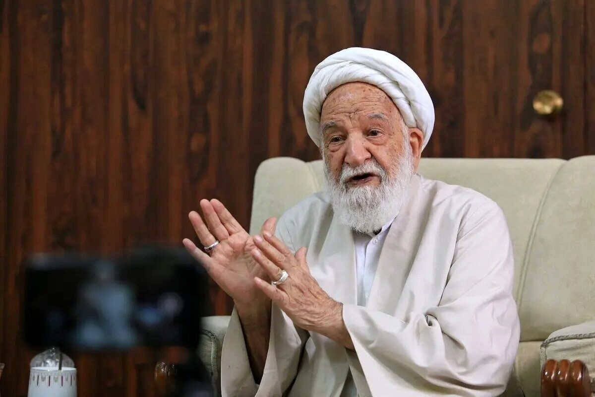 آیت‌الله مسعودی خمینی: جنگ تحمیلی اسرائیل علیه ایران چنان جالب بود که آثارش تا مدت‌ها باقی خواهد ماند/ ما نمی‌توانیم مردم را تهدید به مرگ یا خشونت کنیم که باید حجاب داشته باشید