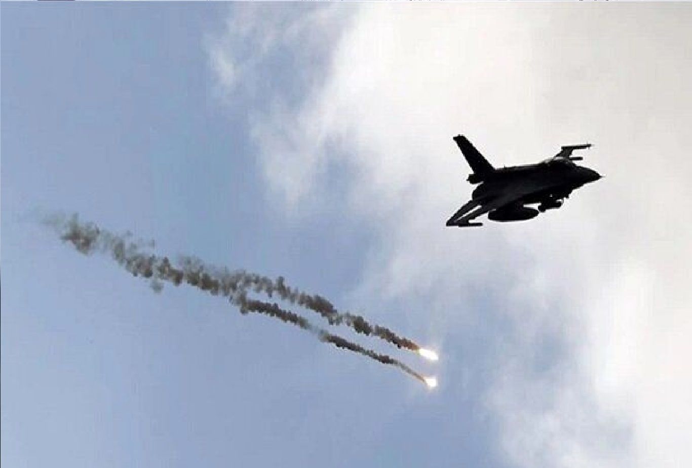 حمله هوایی ترکیه به شمال عراق / مقرهای پ.ک.ک بمباران شد