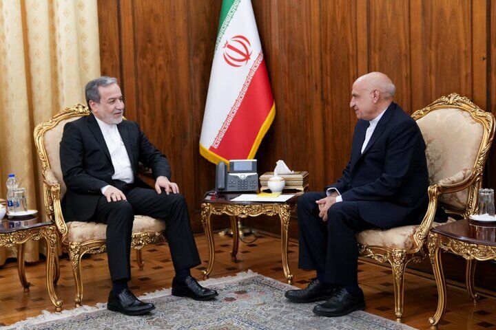 دیدار سفیر جدید جمهوری اسلامی ایران در کره شمالی با عراقچی