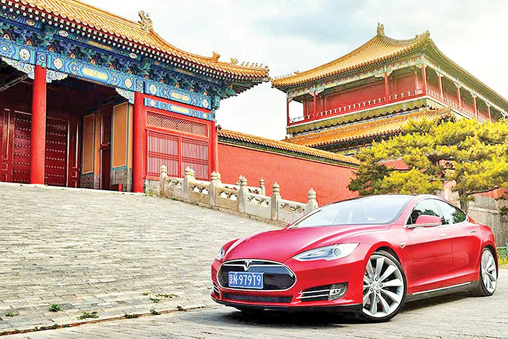 تسلا برای  چینی‌ها  شارژر خودرو می‌سازد