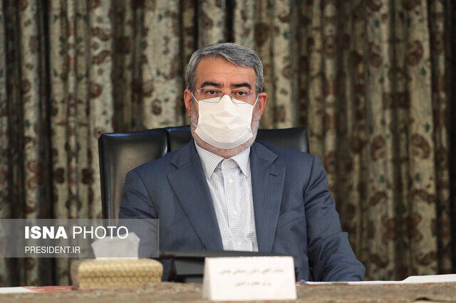 وزیر کشور: جامعه نباید برابر رخدادهای سیاسی در خارج، شرطی شود

