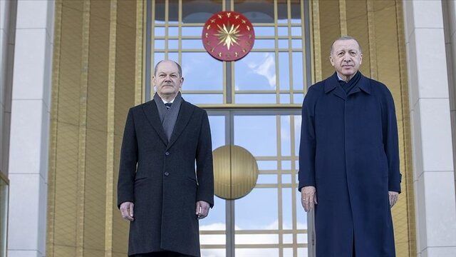 صدراعظم آلمان خطاب به پوتین: دیگر دست نگه دارید!/تقدیر از ترکیه