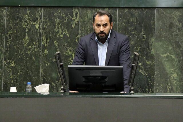 نماینده مجلس: تریبون مجلس ارث پدری کسی نیست / هر روز شاهد افزایش قیمت‌ها و کوچک شدن سفره مردم هستیم